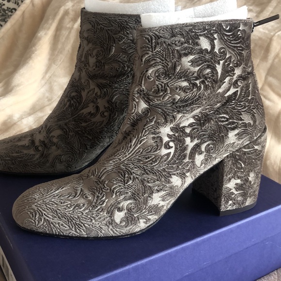Stuart Weitzman Bacardi Greige Romantic Velvet - Picture 2 of 11